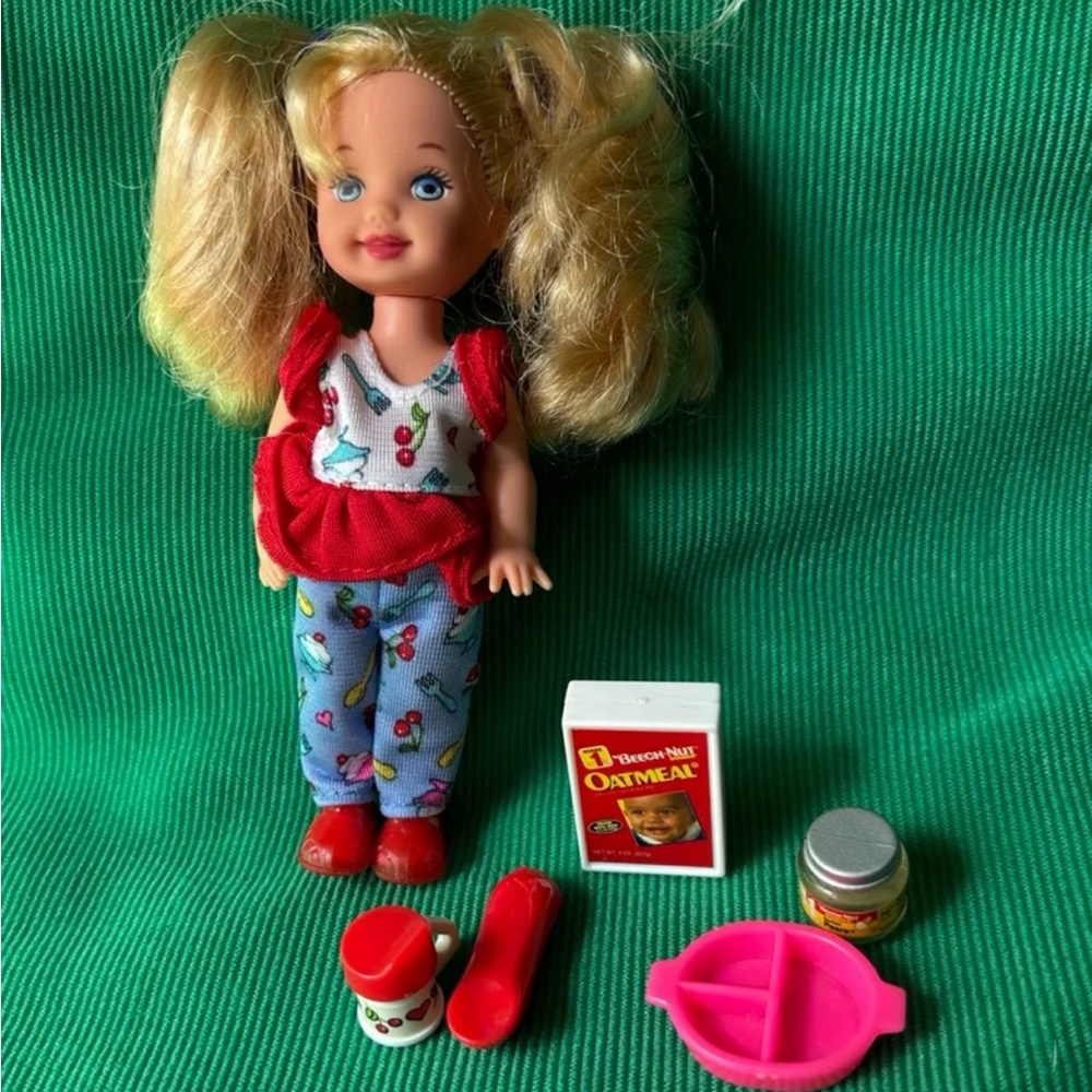 BARBIE Eatin Fun KELLY ice cream sundae clothes sippy spoon bowl food accessory
